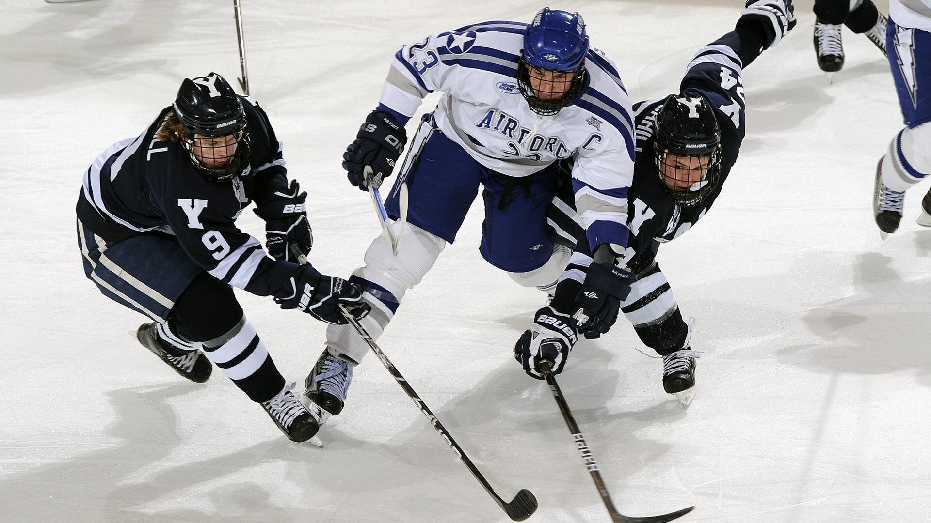 不来梅双边路推进造成对手混乱,不来梅最强阵容