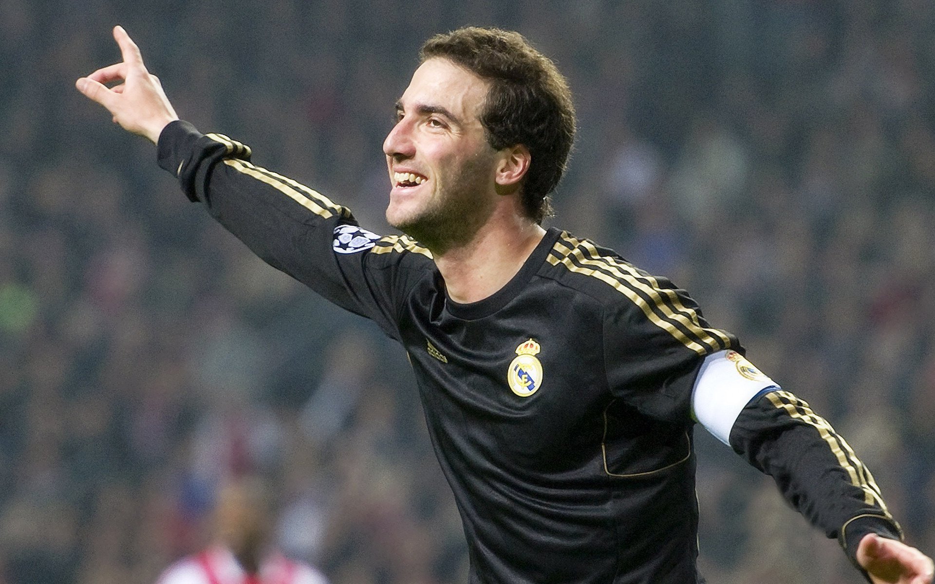 霍特·巴雷特：凭借出色的传球和跑动，全黑队攻势持续升级，德国霍巴特