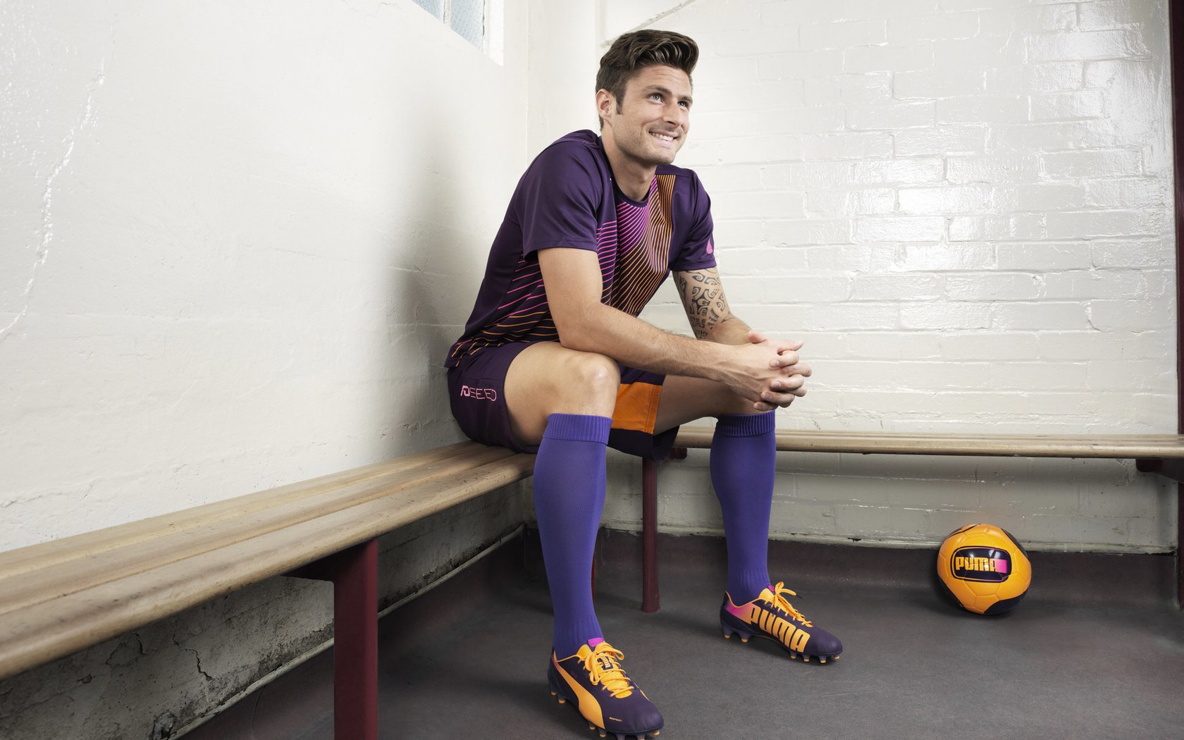 尤尔曼德：勒沃库森韧性强大，施压时展现出色表现，勒沃库森球员